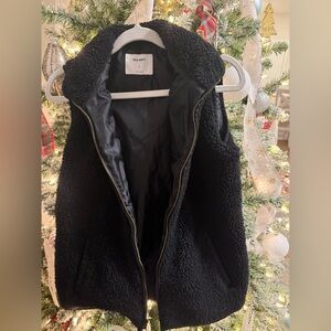 Old Navy Black Fleece Vest